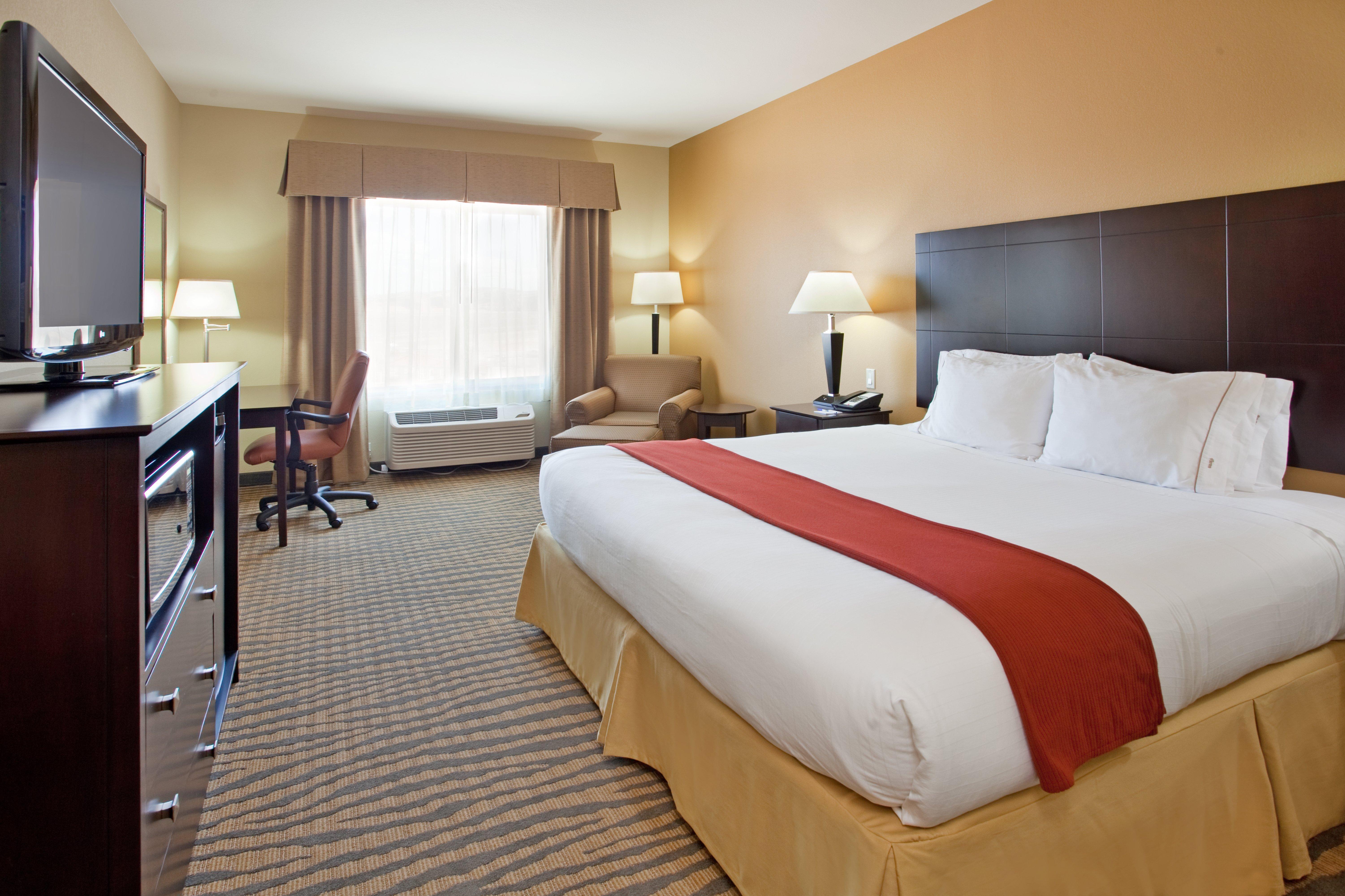 Holiday Inn Express & Suites Gallup East By Ihg Exterior photo