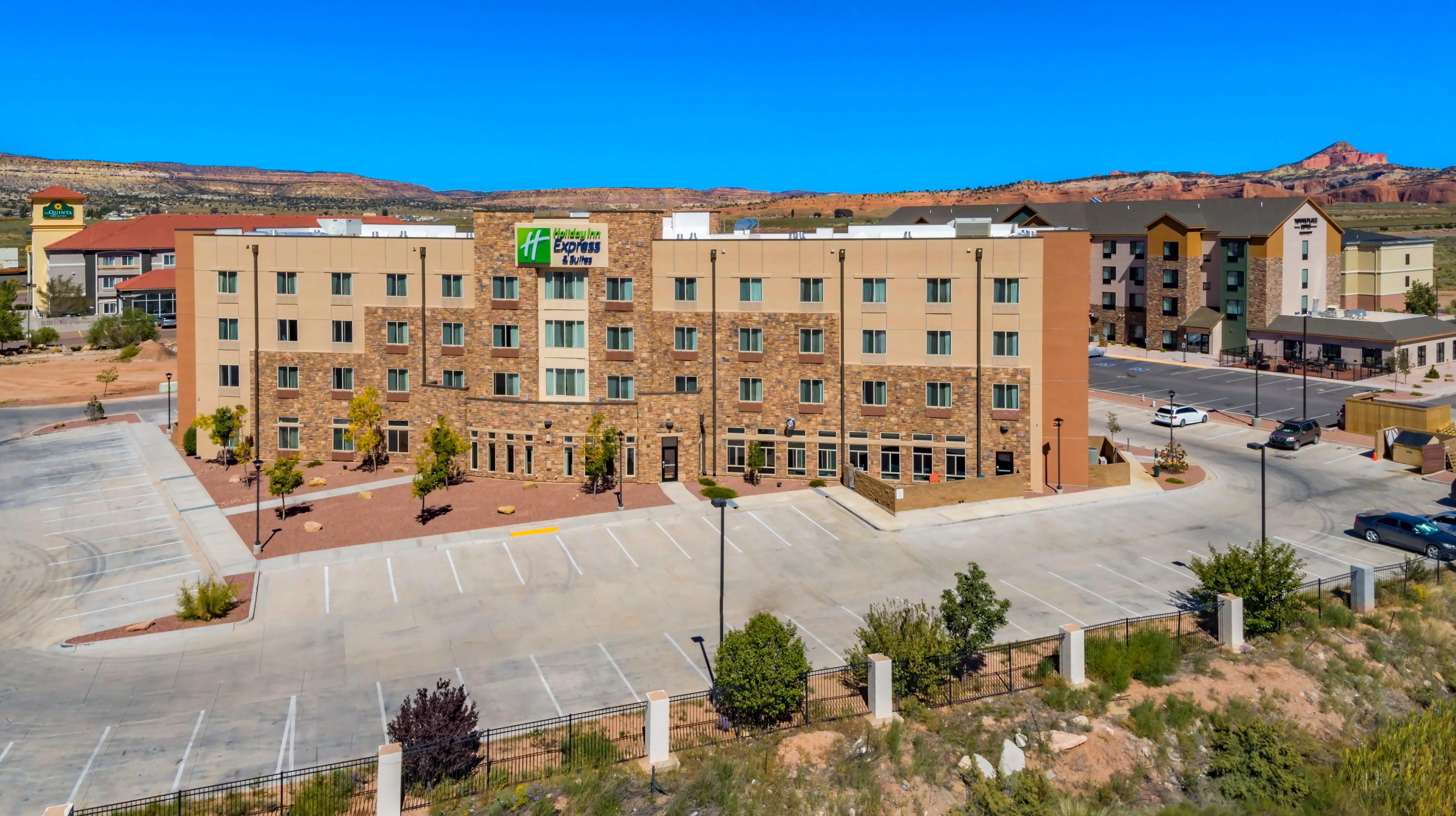 Holiday Inn Express & Suites Gallup East By Ihg Exterior photo