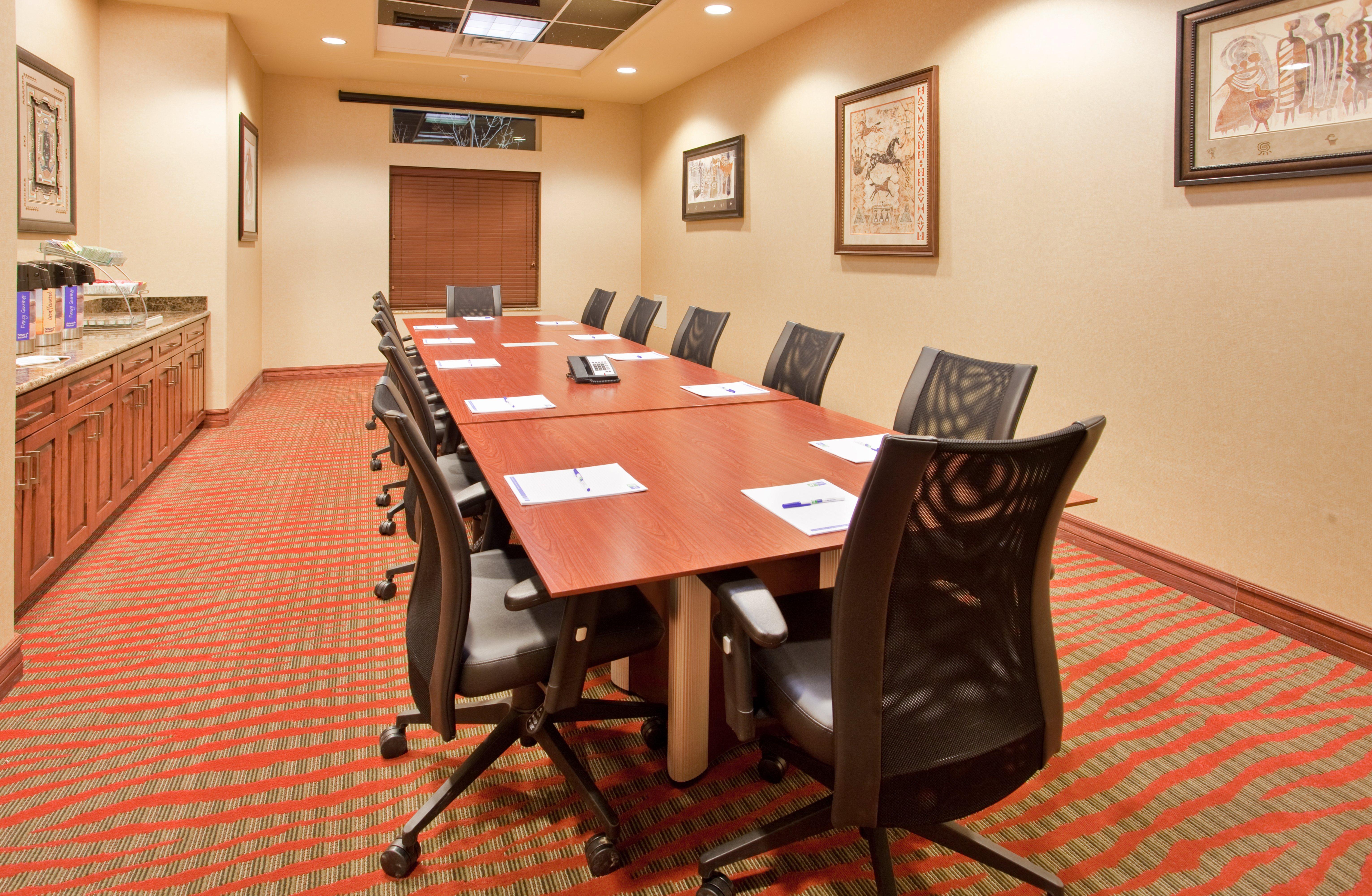Holiday Inn Express & Suites Gallup East By Ihg Exterior photo