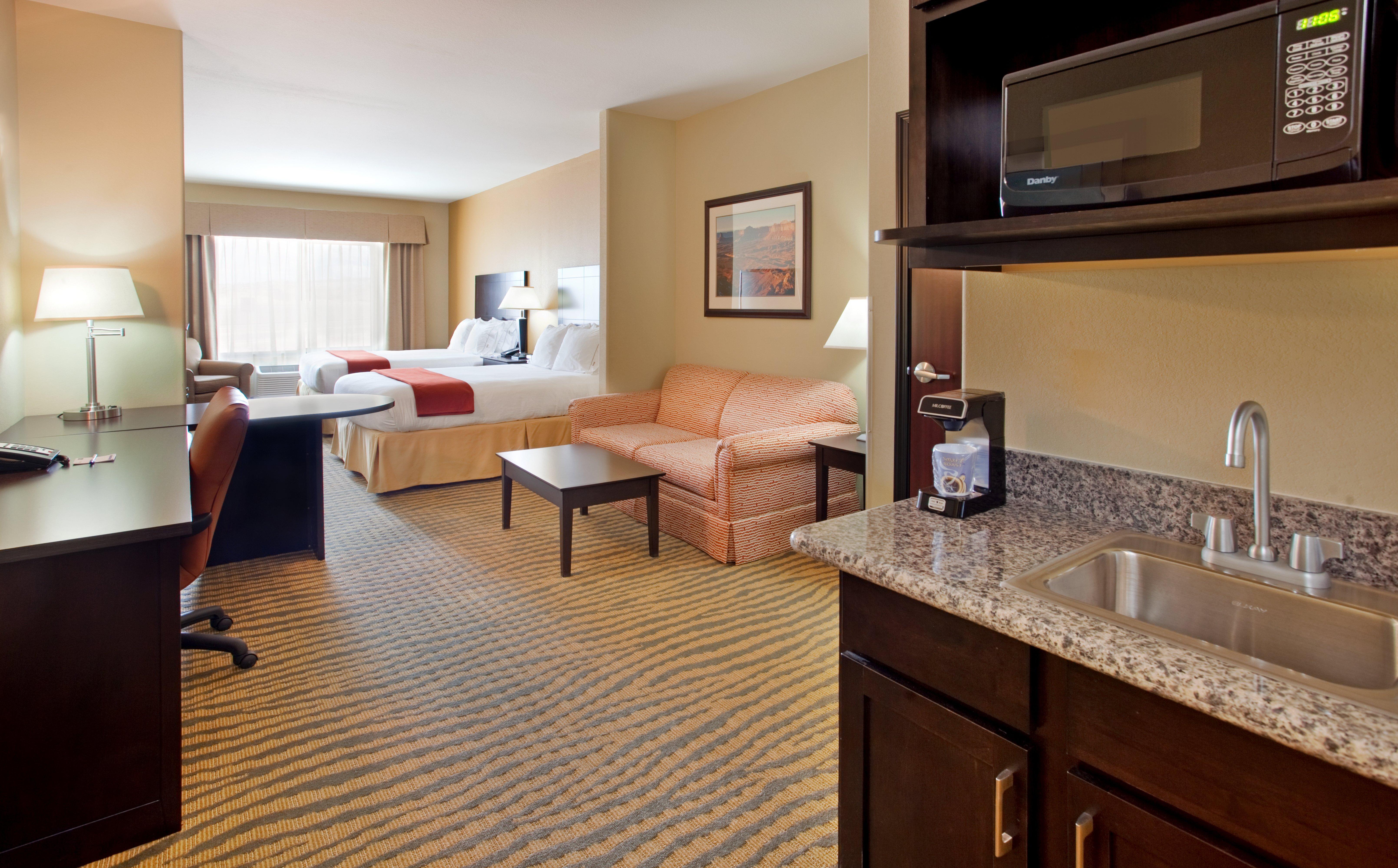 Holiday Inn Express & Suites Gallup East By Ihg Exterior photo