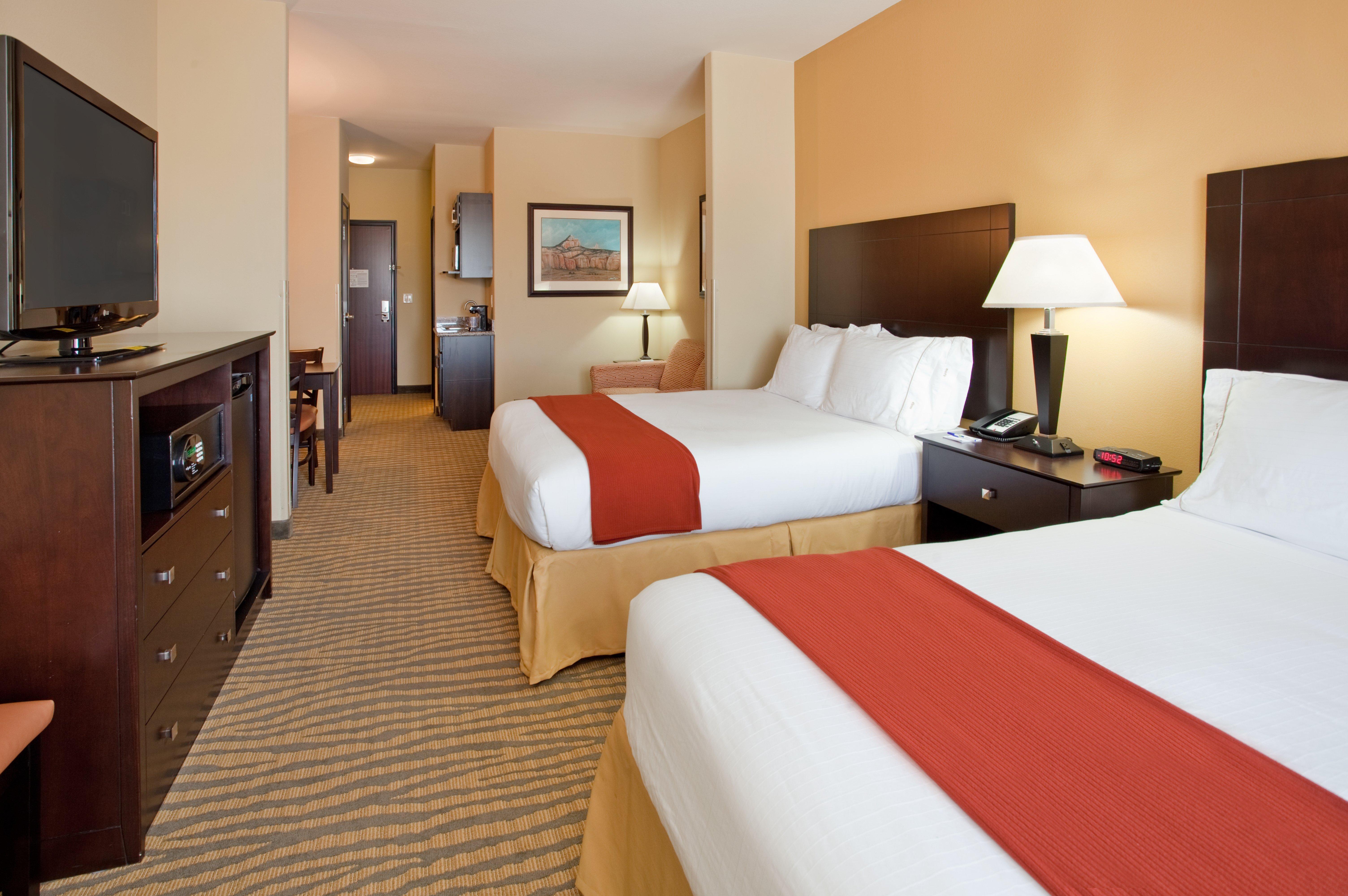 Holiday Inn Express & Suites Gallup East By Ihg Exterior photo