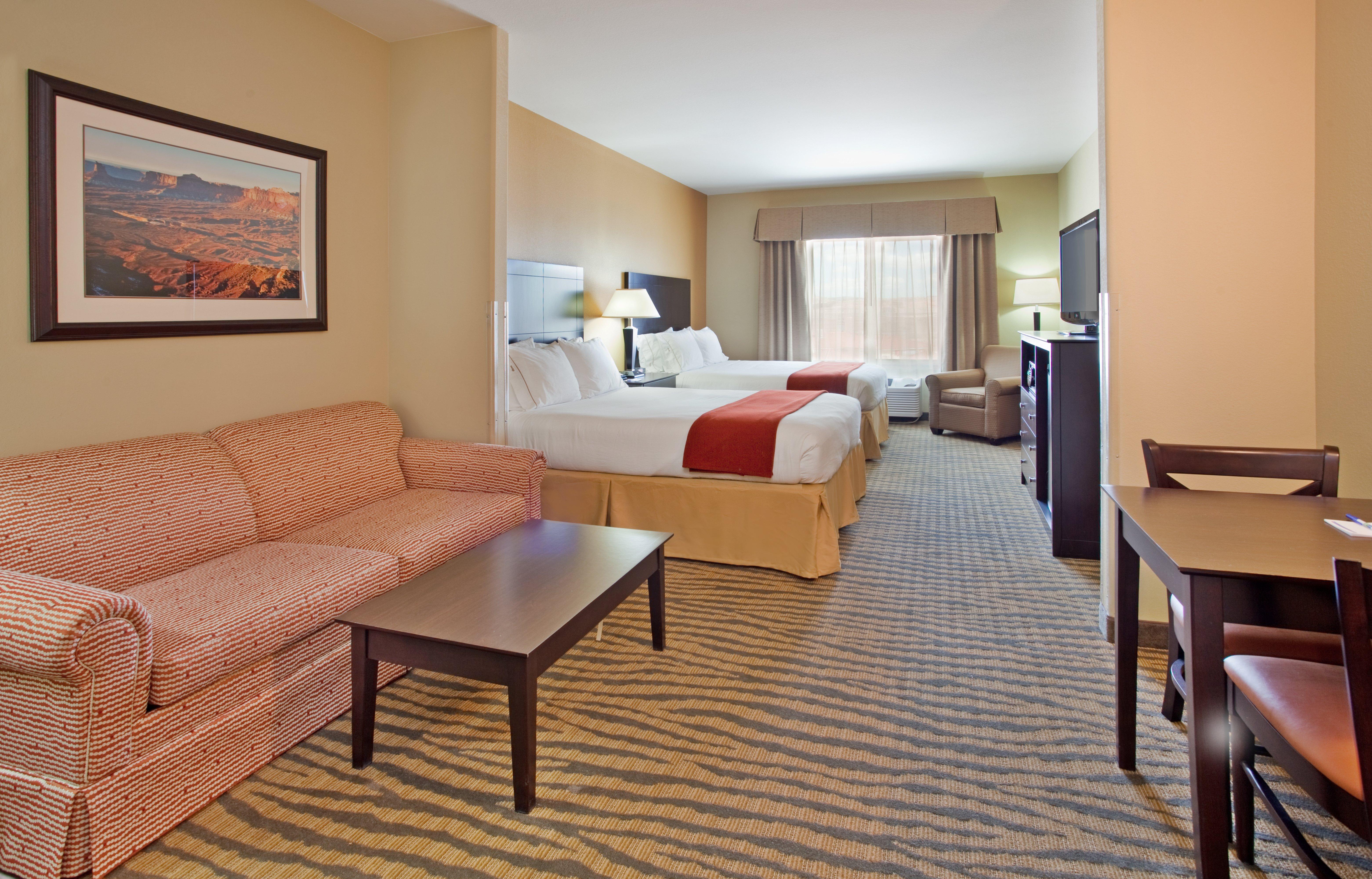 Holiday Inn Express & Suites Gallup East By Ihg Exterior photo
