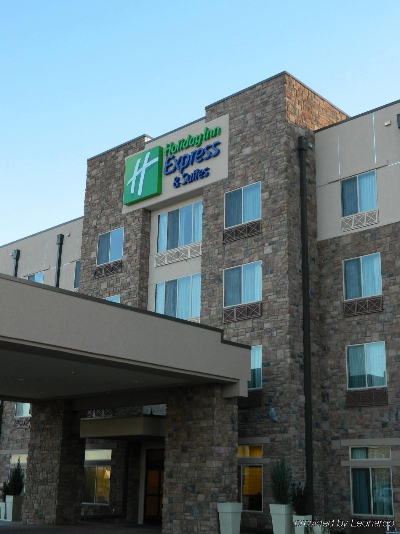 Holiday Inn Express & Suites Gallup East By Ihg Exterior photo